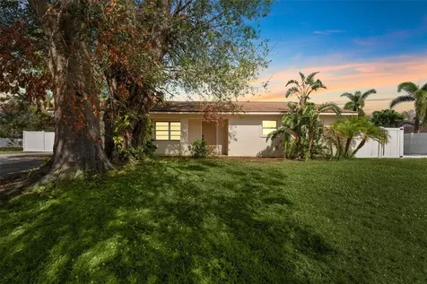 4075 Velarde Lane Sarasota FL 34235