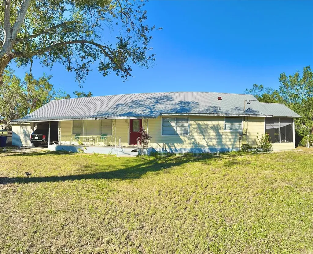 110 W 5th Street Frostproof FL 33843