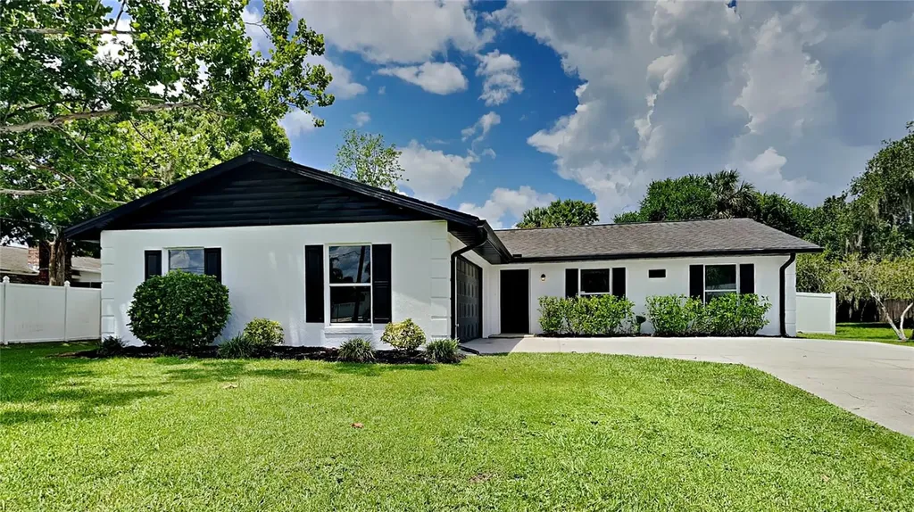 1646 Center Street Deland FL 32720