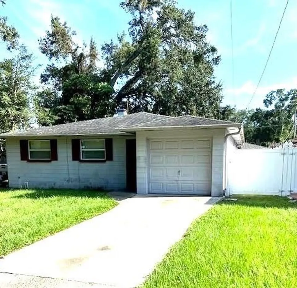 2702 W Henry Avenue Tampa FL 33614