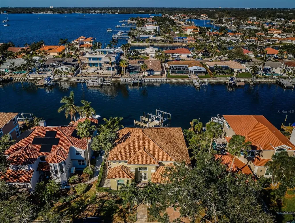 4603 Dolphin Cay Lane S St Petersburg FL 33711