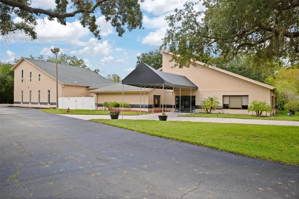 3730 Tampa Road Palm Harbor FL 34684