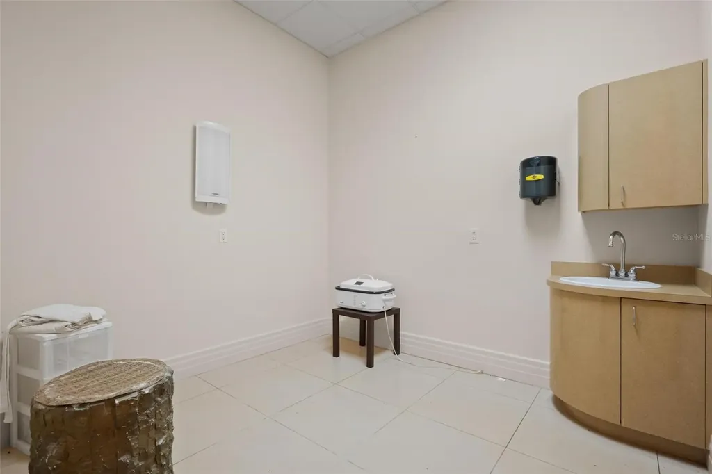 3730 Tampa Road Palm Harbor FL 34684