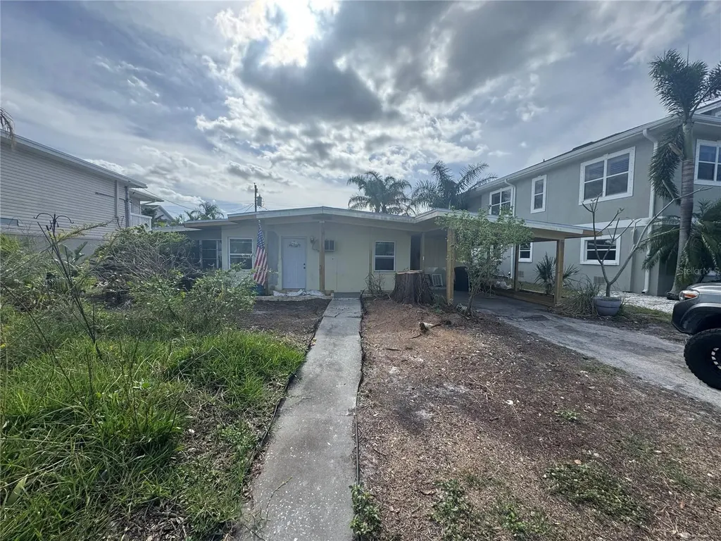 579 Trade Winds Drive Dunedin FL 34698