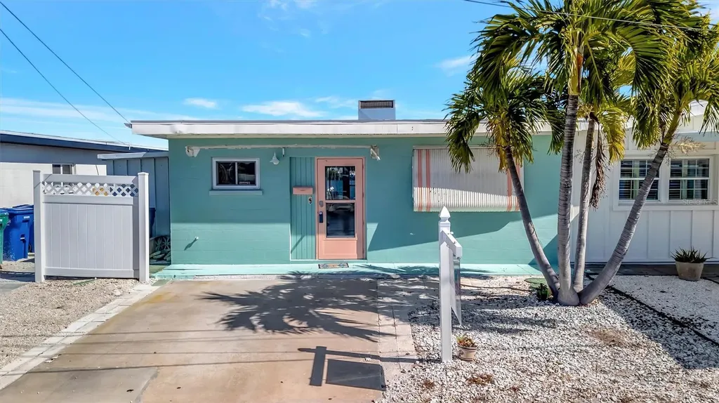 23 Seaside Court Holmes Beach FL 34217