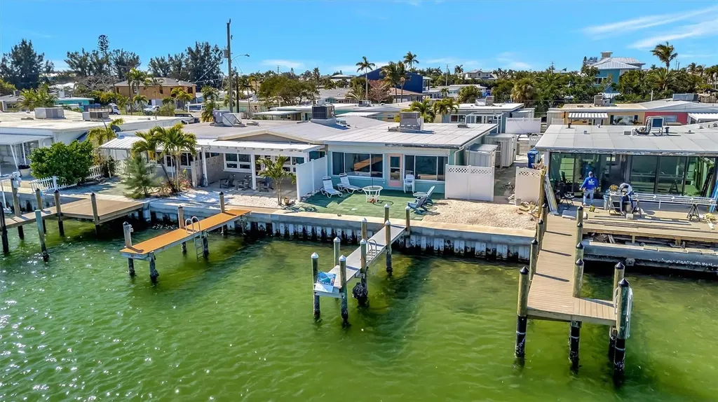 23 Seaside Court Holmes Beach FL 34217