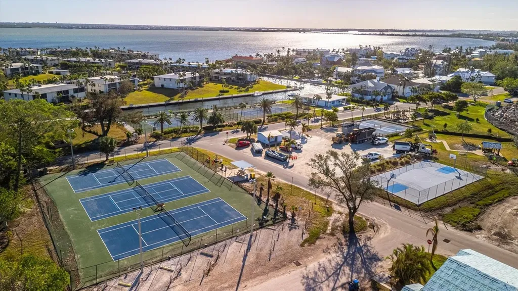 23 Seaside Court Holmes Beach FL 34217