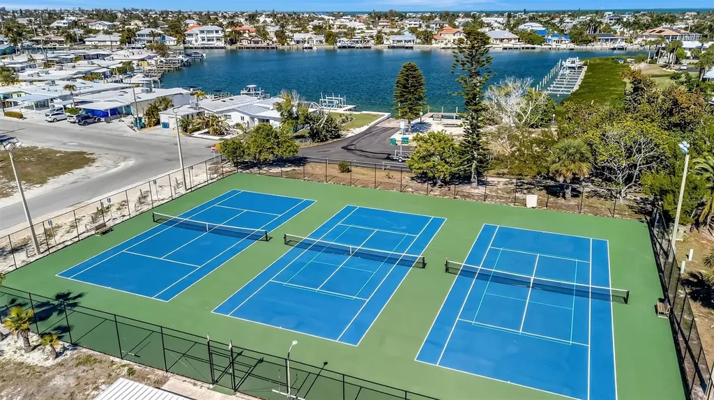 23 Seaside Court Holmes Beach FL 34217