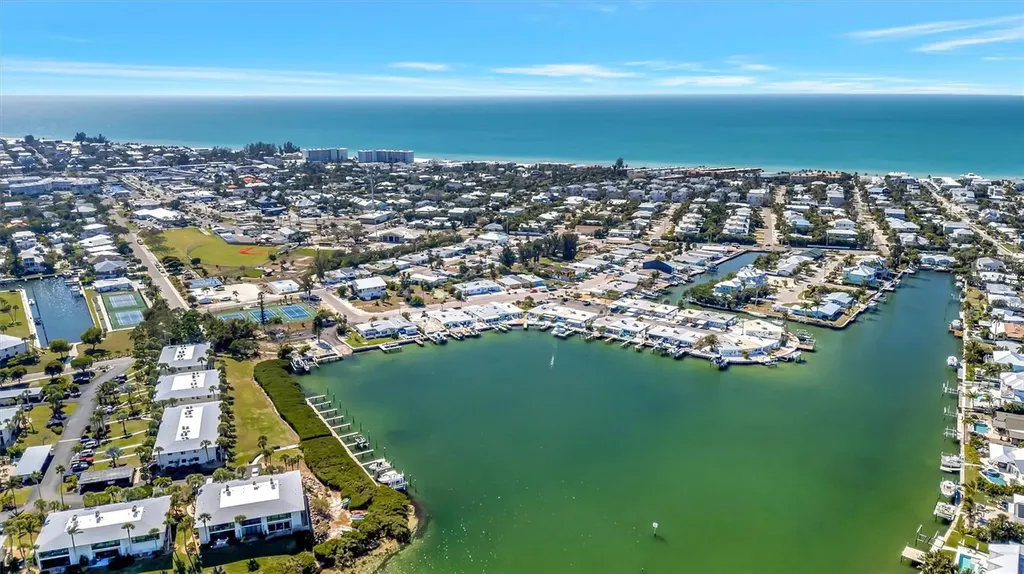 23 Seaside Court Holmes Beach FL 34217