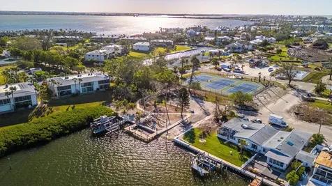 23 Seaside Court Holmes Beach FL 34217