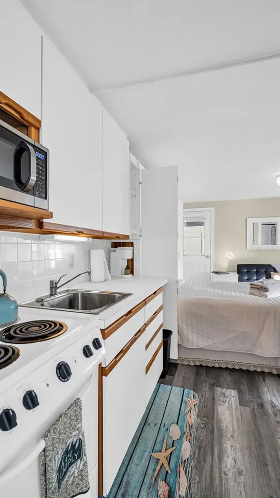 483 E Shore Drive Clearwater Beach FL 33767