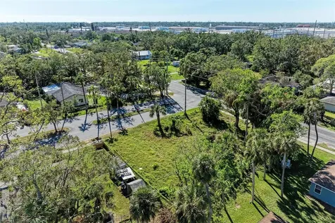 1307 15th Street E Bradenton FL 34208