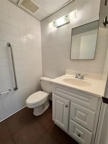 1964 Bayshore Boulevard Dunedin FL 34698