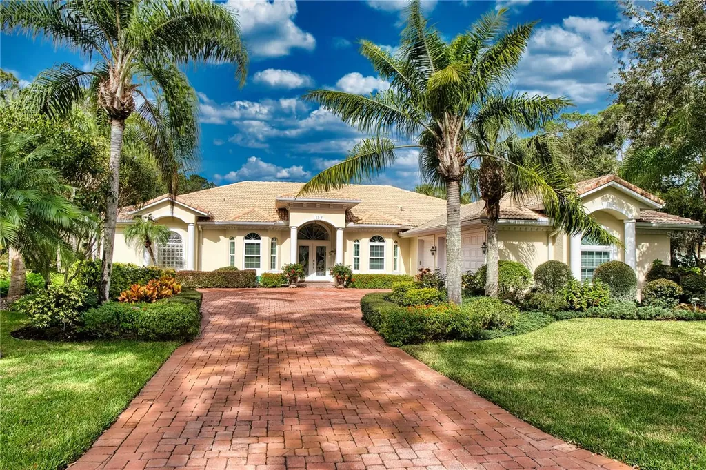 13 Sentry Oak Place Palm Coast FL 32137
