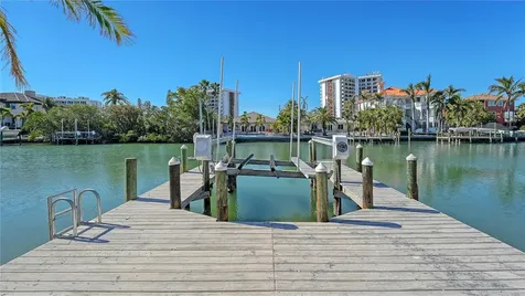 515 S Washington Drive Sarasota FL 34236