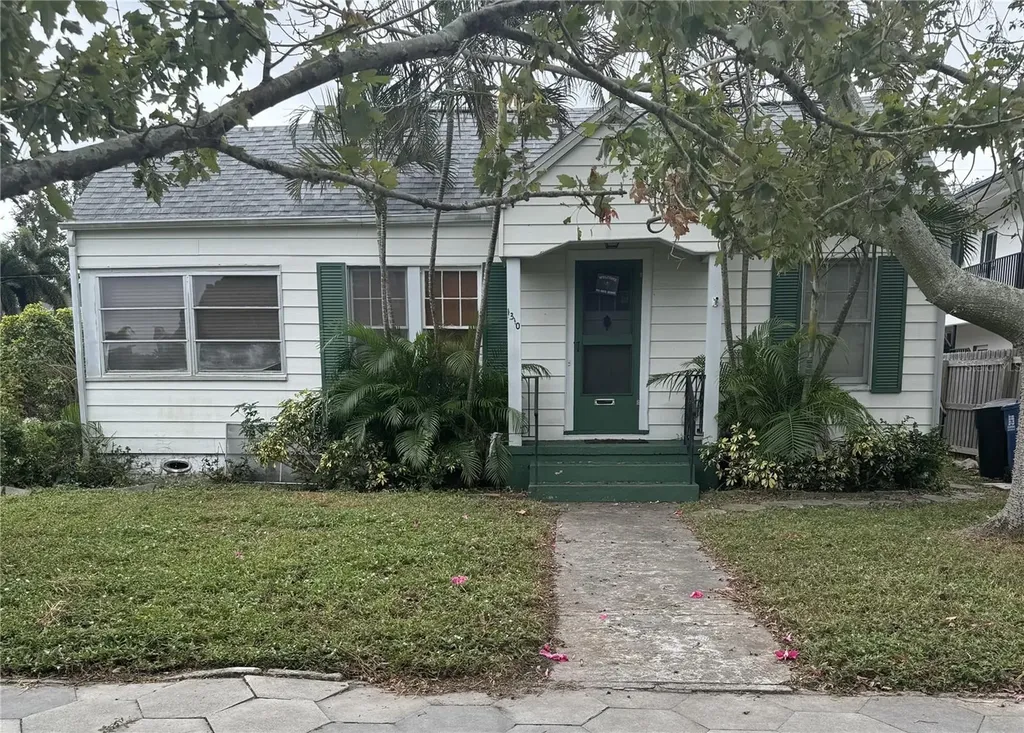 1310 17th Terrace N St Petersburg FL 33704