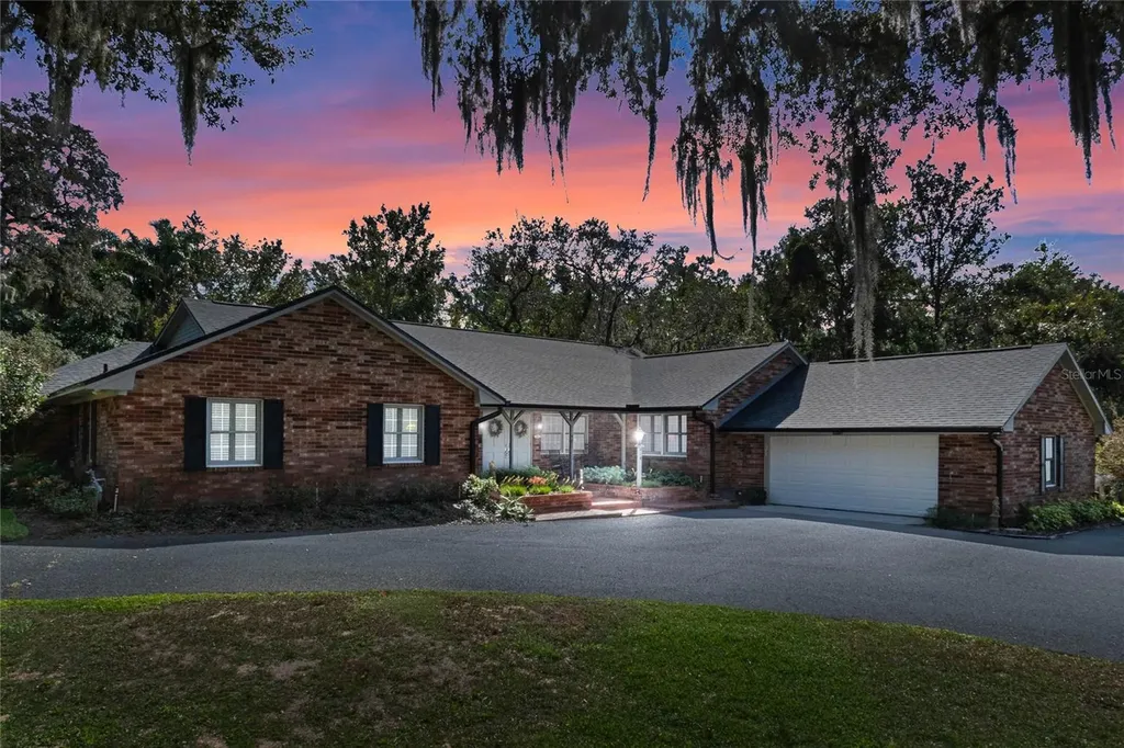 914 Shore Acres Drive Leesburg FL 34748
