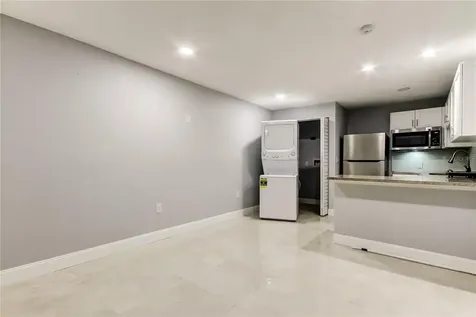8240 Greenleaf Circle Tampa FL 33615