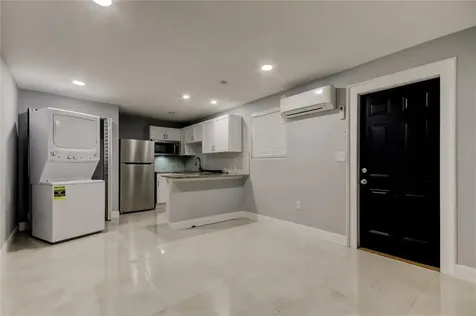 8240 Greenleaf Circle Tampa FL 33615