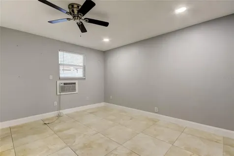 8240 Greenleaf Circle Tampa FL 33615
