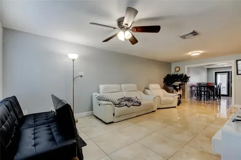 8240 Greenleaf Circle Tampa FL 33615