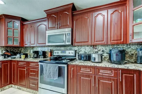8240 Greenleaf Circle Tampa FL 33615
