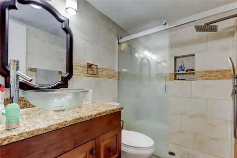 8240 Greenleaf Circle Tampa FL 33615