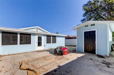 8240 Greenleaf Circle Tampa FL 33615