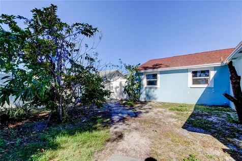 8240 Greenleaf Circle Tampa FL 33615