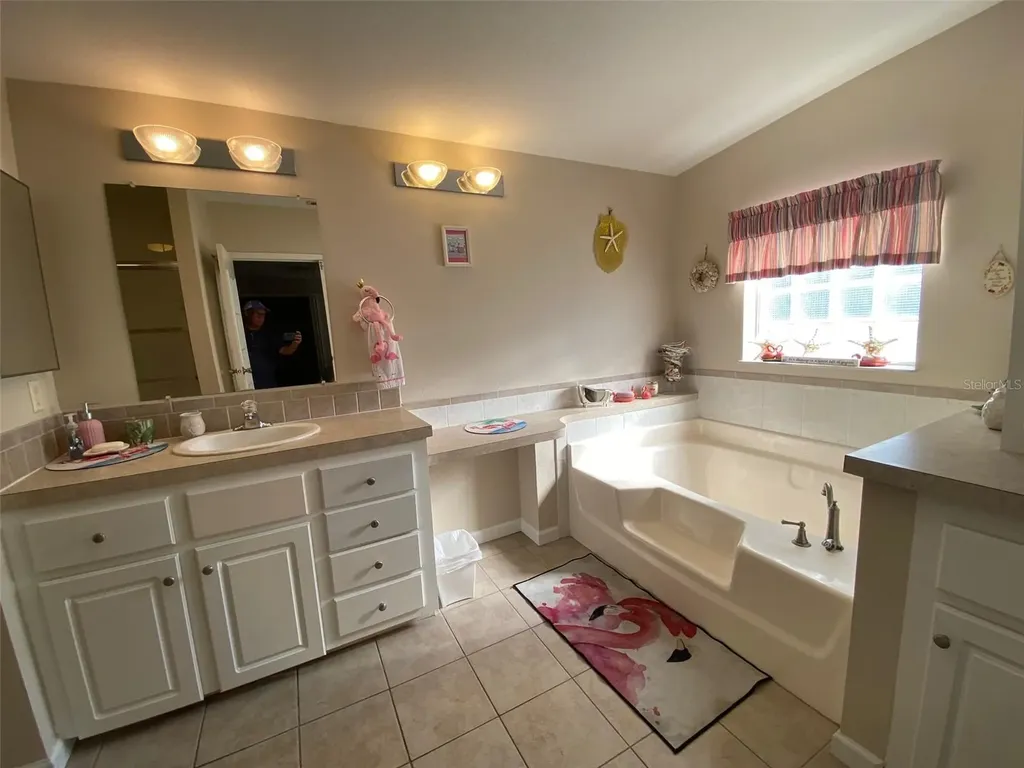 4851 W Gandy Boulevard Tampa FL 33611