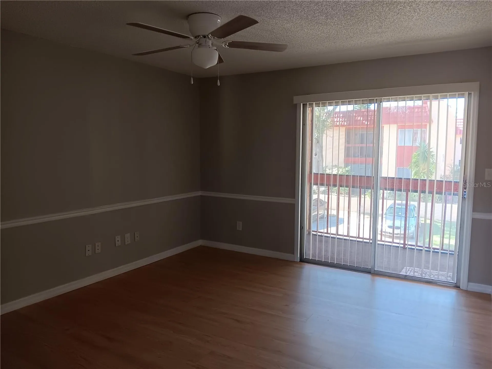 2860 N Powers Drive Orlando FL 32818