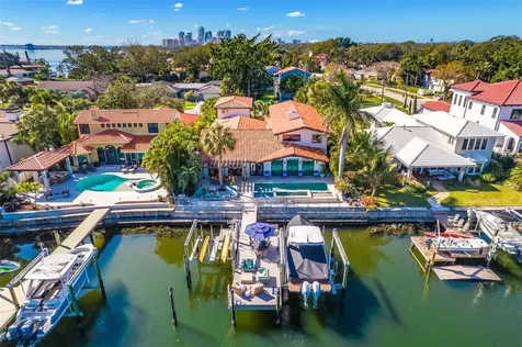 747 Brightwaters Boulevard NE St Petersburg FL 33704