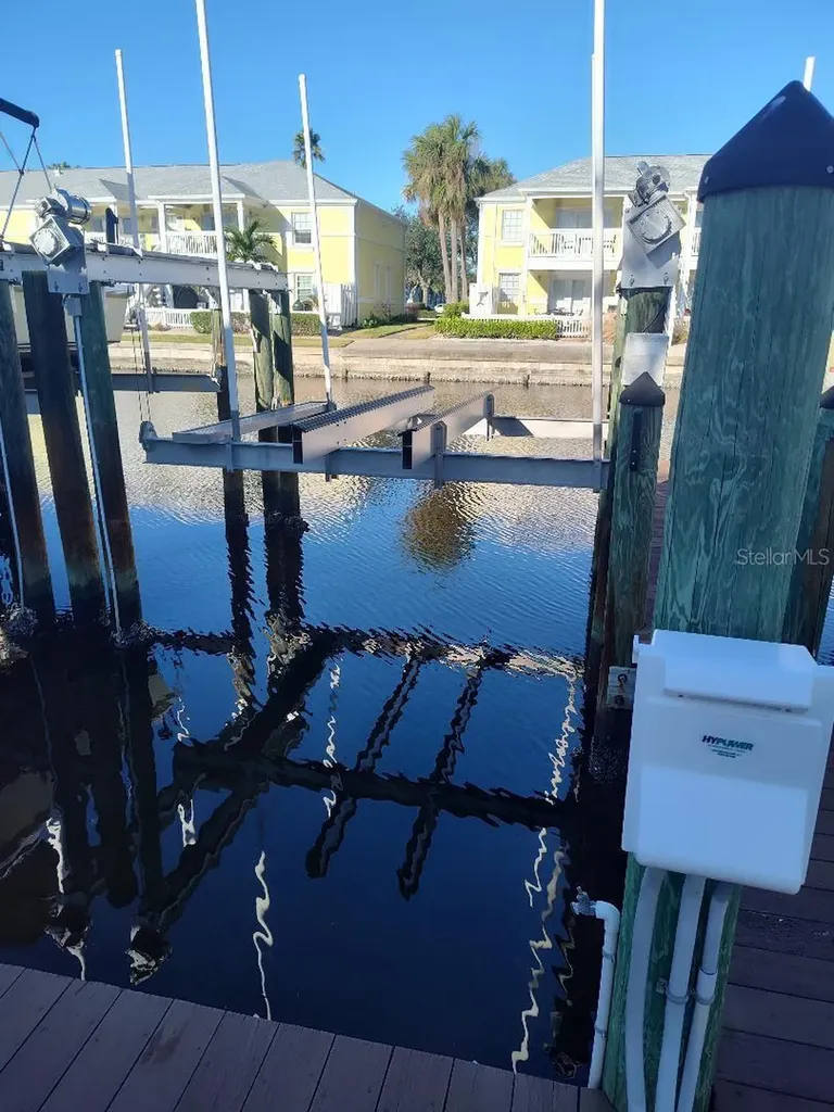 127SS Coquina Key Drive SE Drive St Petersburg FL 33705