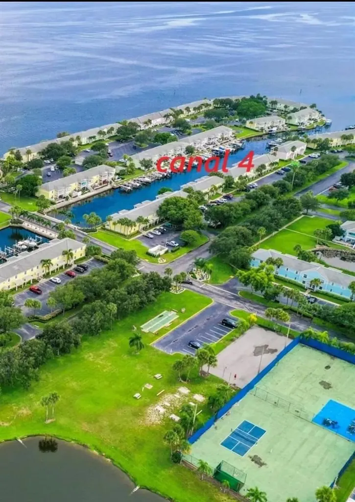 127SS Coquina Key Drive SE Drive St Petersburg FL 33705