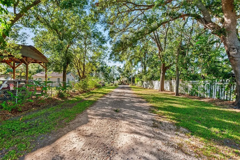 10128 Alafia Street Gibsonton FL 33534