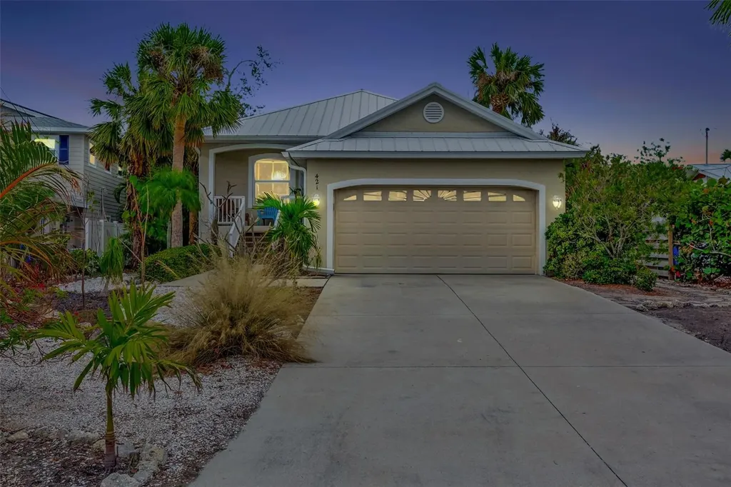 421 Island Circle Sarasota FL 34242