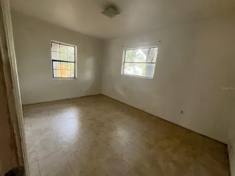 2354 7th Street S St Petersburg FL 33705