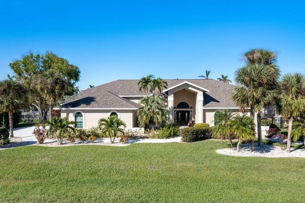 1525 SW 53rd Lane Cape Coral FL 33914