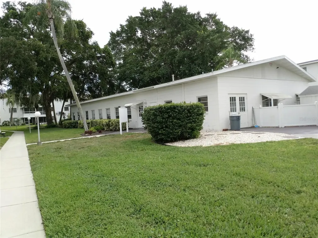 2228 Canal Drive Bradenton FL 34207