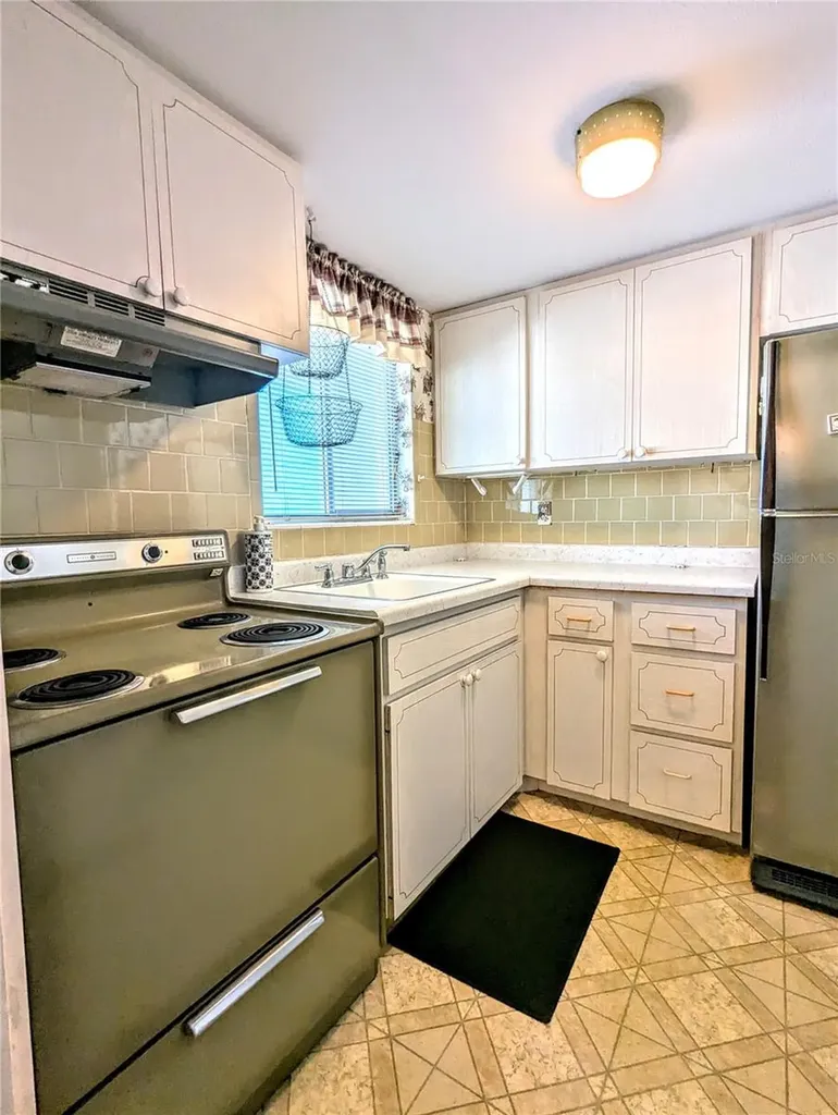 2228 Canal Drive Bradenton FL 34207
