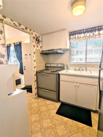 2228 Canal Drive Bradenton FL 34207