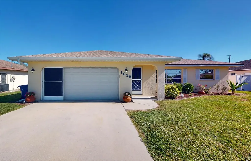 1015 Montana Avenue Englewood FL 34223