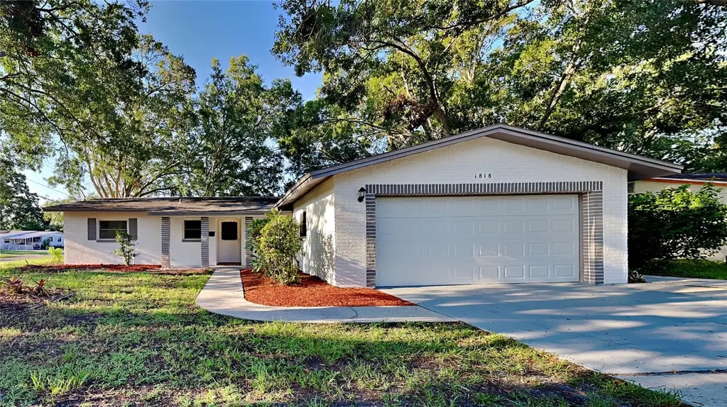 1818 75th Avenue N St Petersburg FL 33702