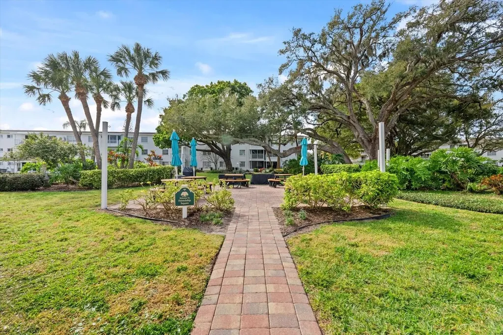 5902 Garden Lane Bradenton FL 34207