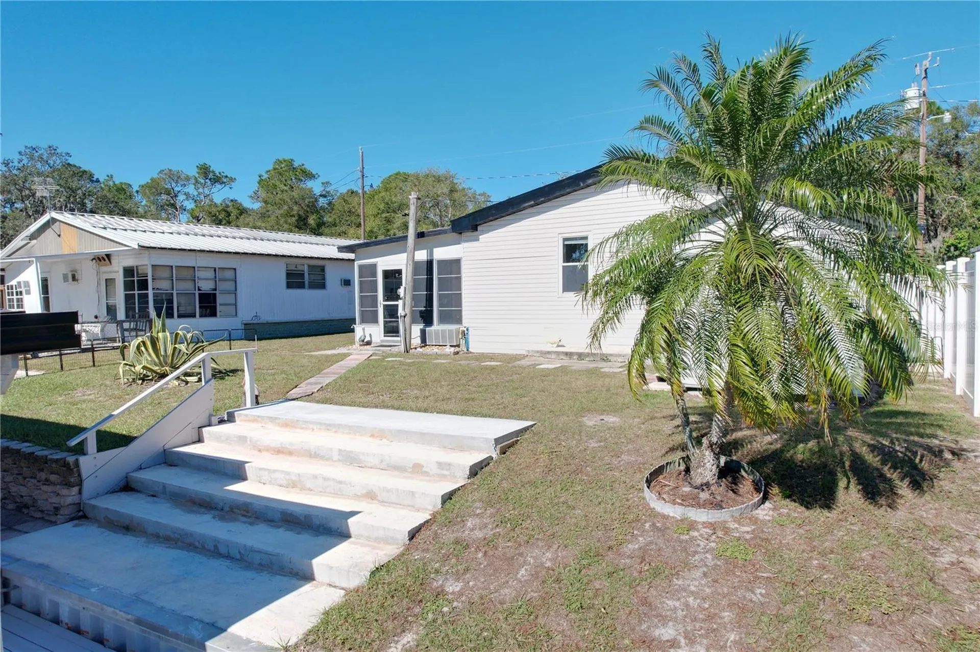 13426 Palm Drive Astatula FL 34705