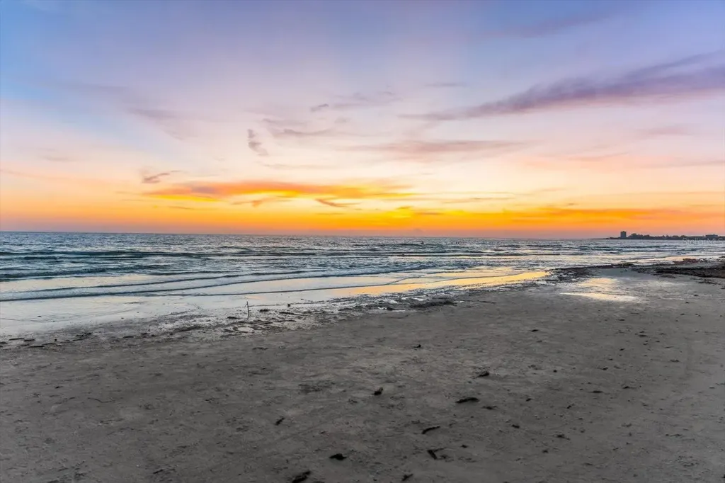 5019 Commonwealth Drive Sarasota FL 34242