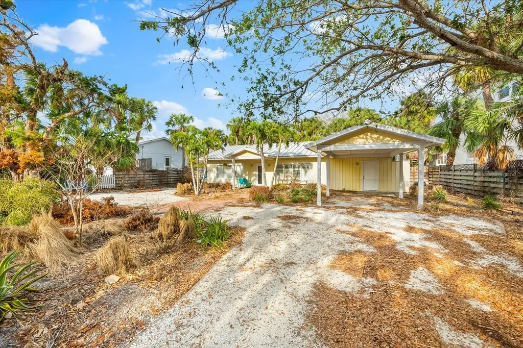 5019 Commonwealth Drive Sarasota FL 34242