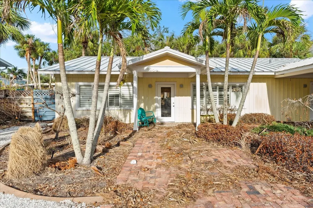 5019 Commonwealth Drive Sarasota FL 34242