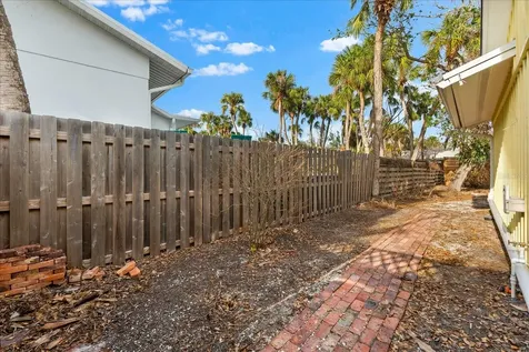 5019 Commonwealth Drive Sarasota FL 34242