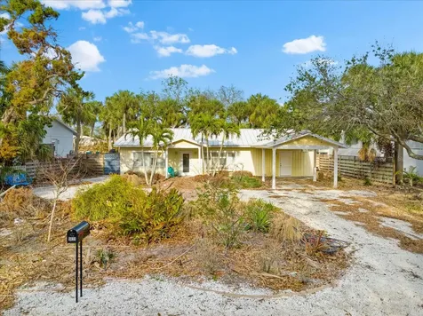 5019 Commonwealth Drive Sarasota FL 34242